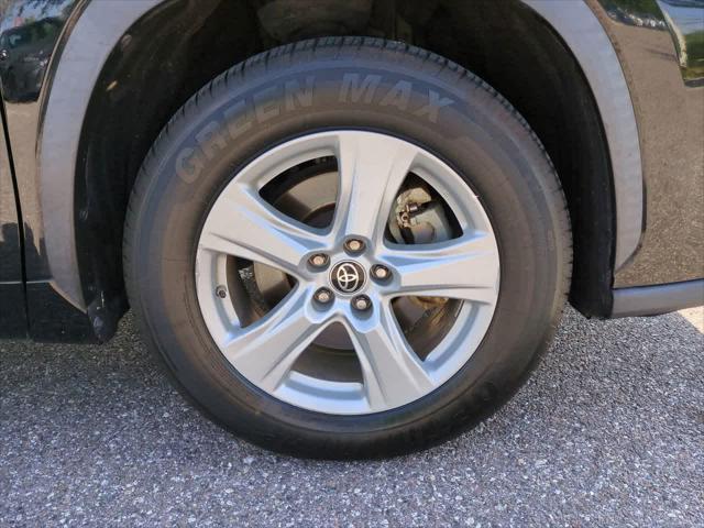 used 2021 Toyota Highlander Hybrid car, priced at $28,244