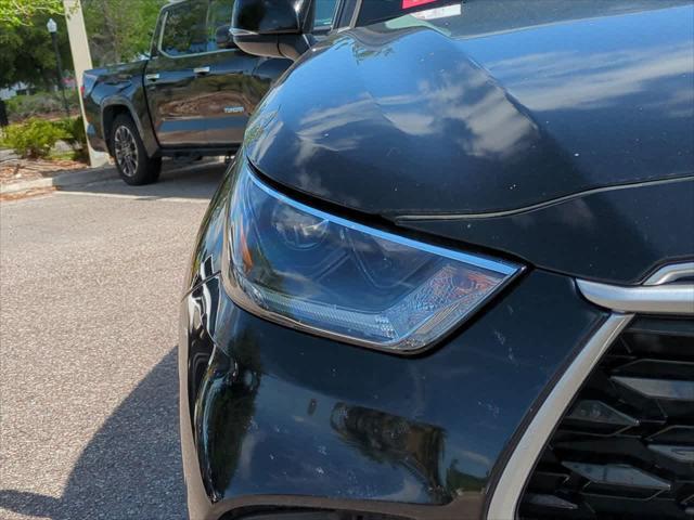 used 2021 Toyota Highlander Hybrid car, priced at $28,244