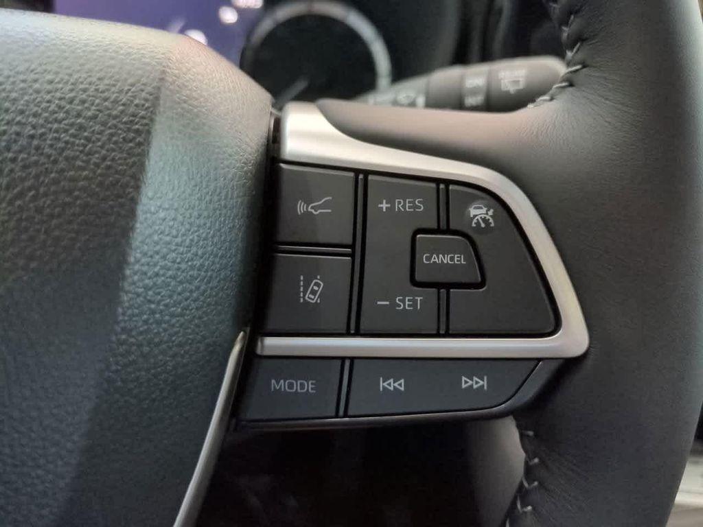 new 2025 Toyota Highlander car, priced at $44,146