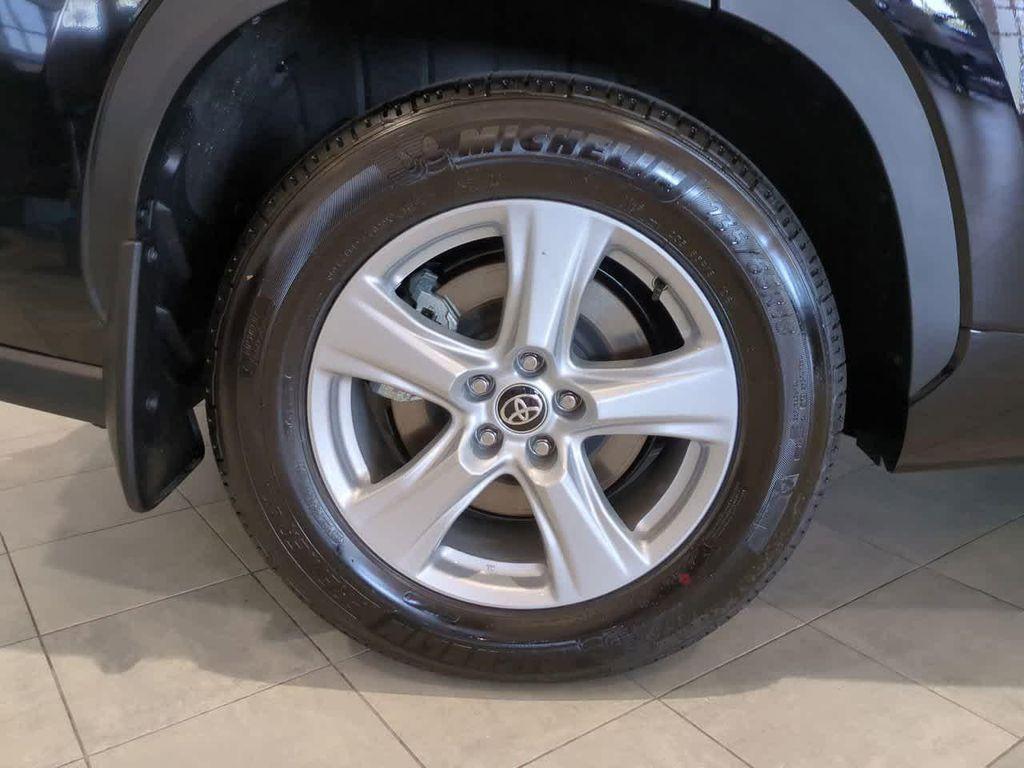 new 2025 Toyota Highlander car, priced at $44,146