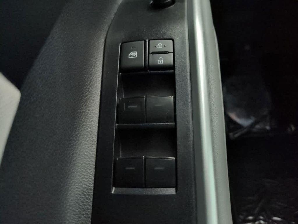 new 2025 Toyota Highlander car, priced at $44,146