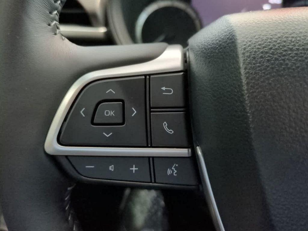 new 2025 Toyota Highlander car, priced at $44,146