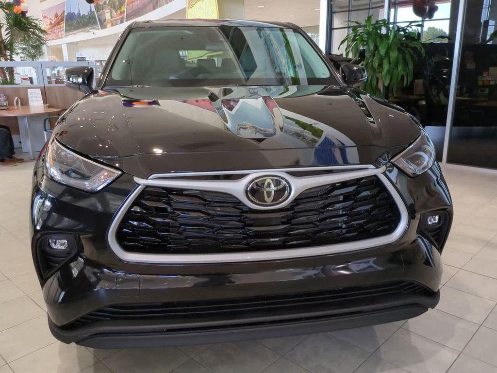 new 2025 Toyota Highlander car, priced at $44,146