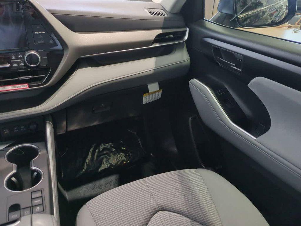 new 2025 Toyota Highlander car, priced at $44,146