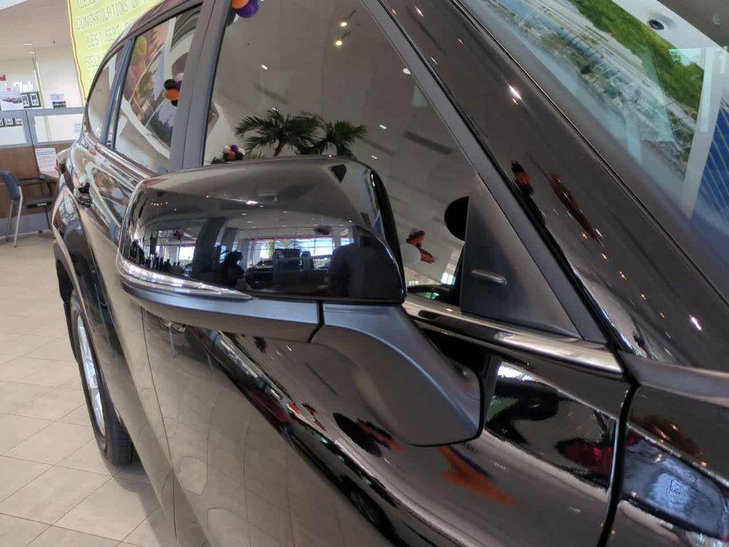 new 2025 Toyota Highlander car, priced at $44,146