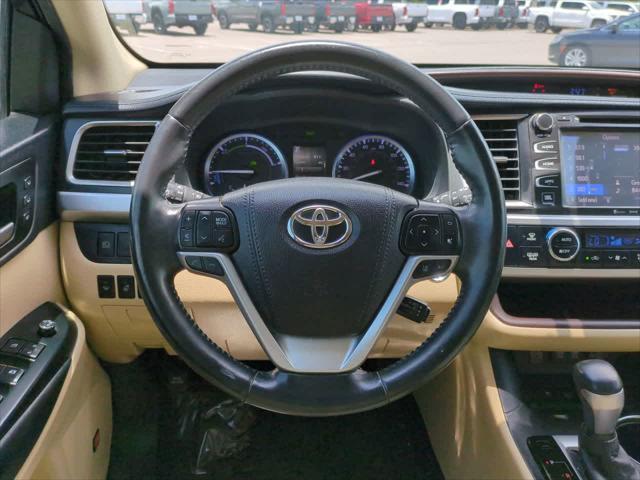 used 2019 Toyota Highlander Hybrid car, priced at $25,999