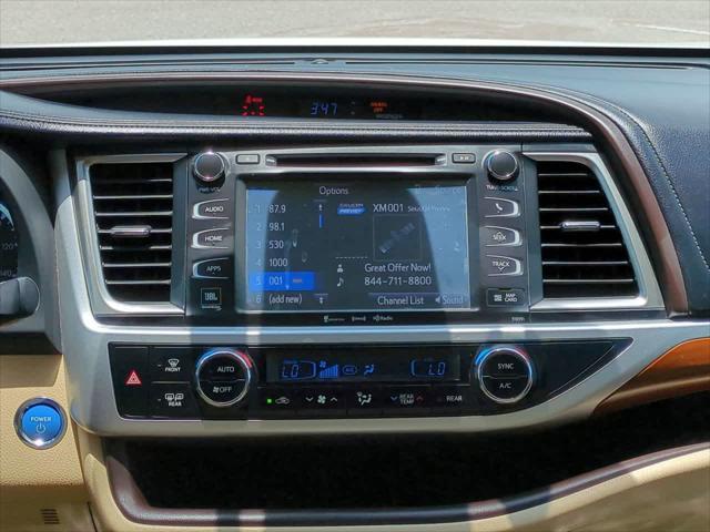 used 2019 Toyota Highlander Hybrid car, priced at $25,999
