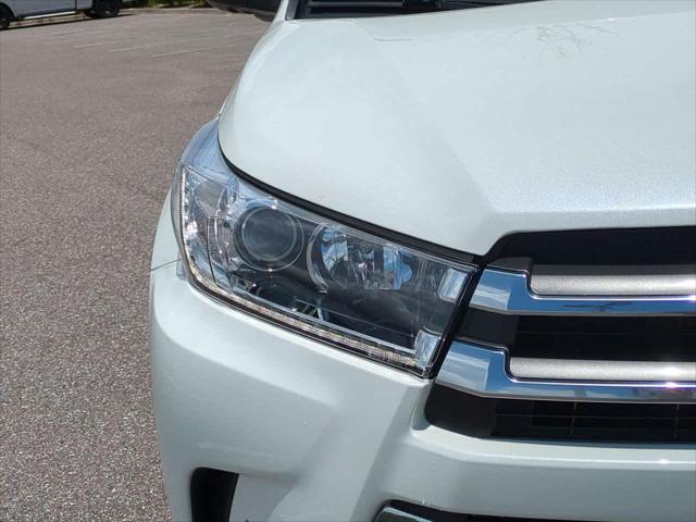 used 2019 Toyota Highlander Hybrid car, priced at $25,999