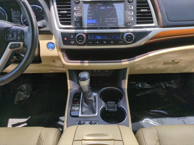 used 2019 Toyota Highlander Hybrid car, priced at $25,999