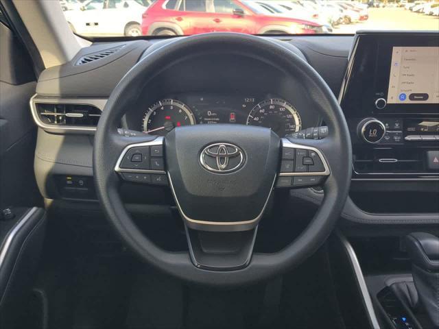 used 2023 Toyota Highlander car, priced at $37,744