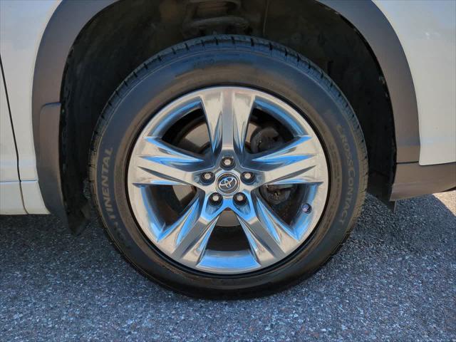 used 2019 Toyota Highlander car, priced at $29,444
