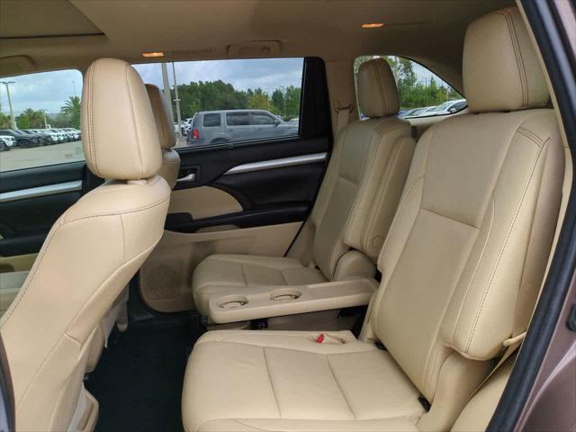 used 2018 Toyota Highlander car, priced at $25,444