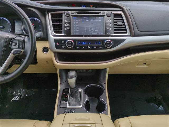 used 2018 Toyota Highlander car, priced at $25,444
