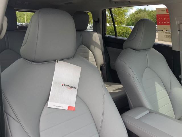 new 2025 Toyota Highlander car, priced at $46,275