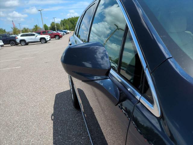 used 2017 Cadillac XT5 car, priced at $19,444
