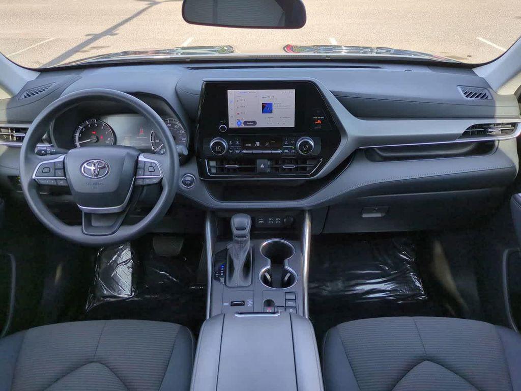 used 2023 Toyota Highlander car, priced at $31,244