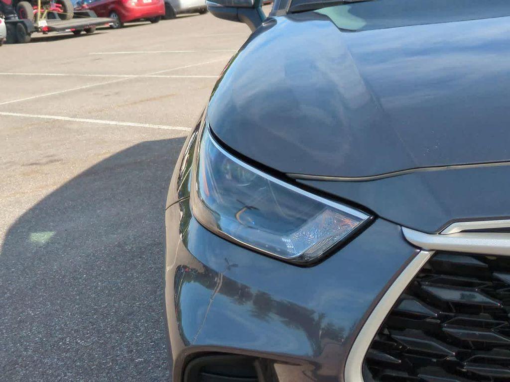 used 2023 Toyota Highlander car, priced at $31,244