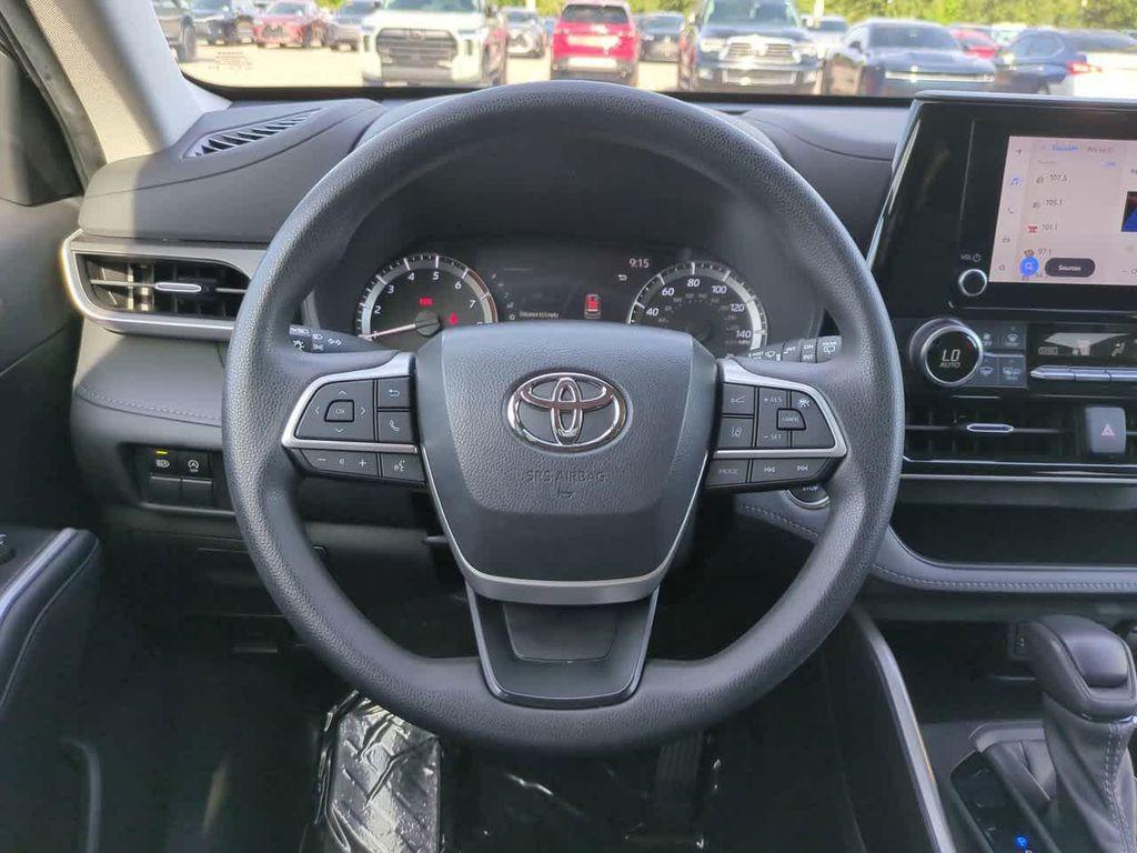 used 2023 Toyota Highlander car, priced at $31,244