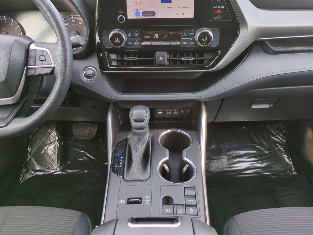 used 2023 Toyota Highlander car, priced at $31,244