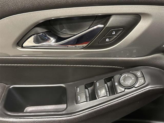 used 2023 Chevrolet Traverse car, priced at $31,488