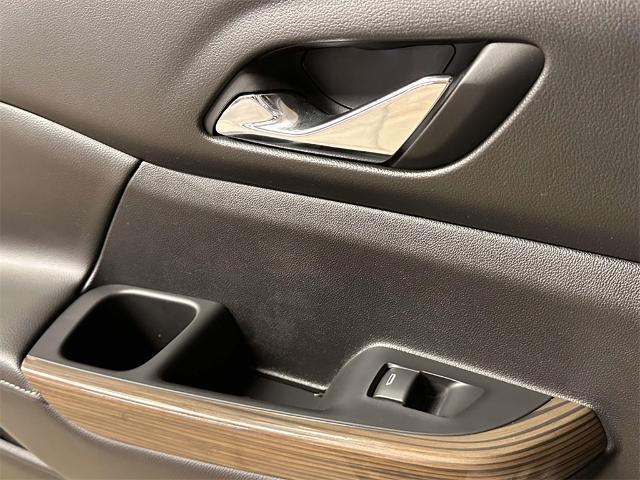 used 2023 GMC Acadia car, priced at $29,988