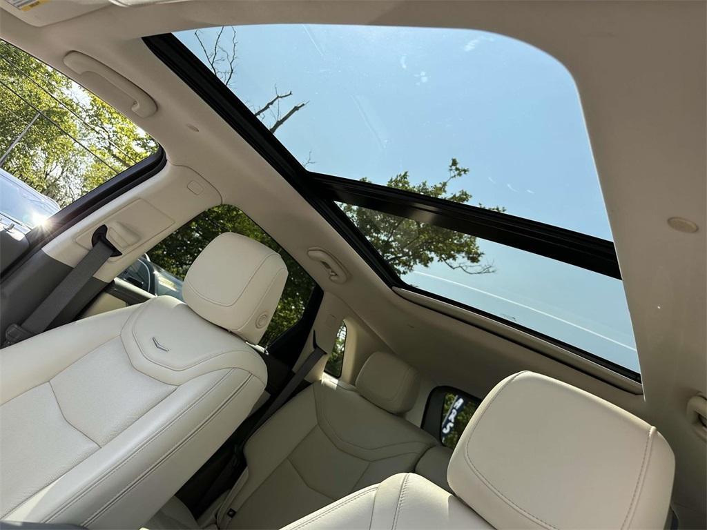used 2022 Cadillac XT5 car, priced at $33,488