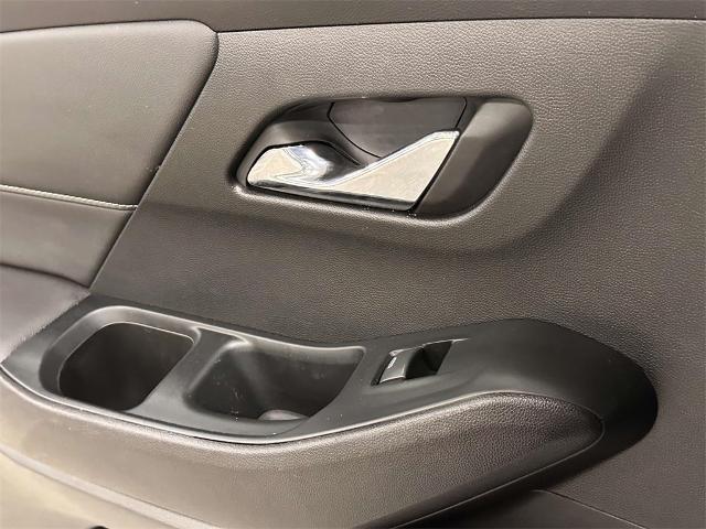 used 2023 Chevrolet Traverse car, priced at $31,159
