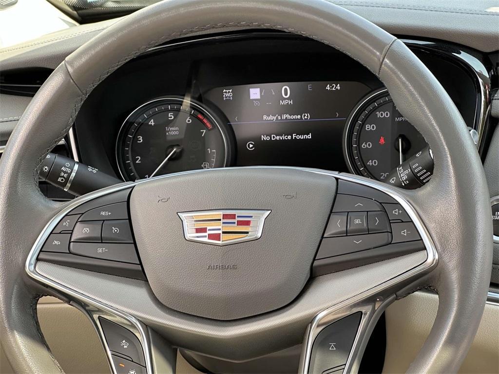 used 2022 Cadillac XT5 car, priced at $32,588