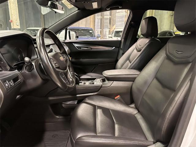 used 2023 Cadillac XT5 car, priced at $30,588