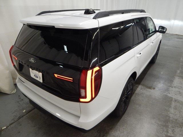 new 2025 Ford Expedition car, priced at $77,995