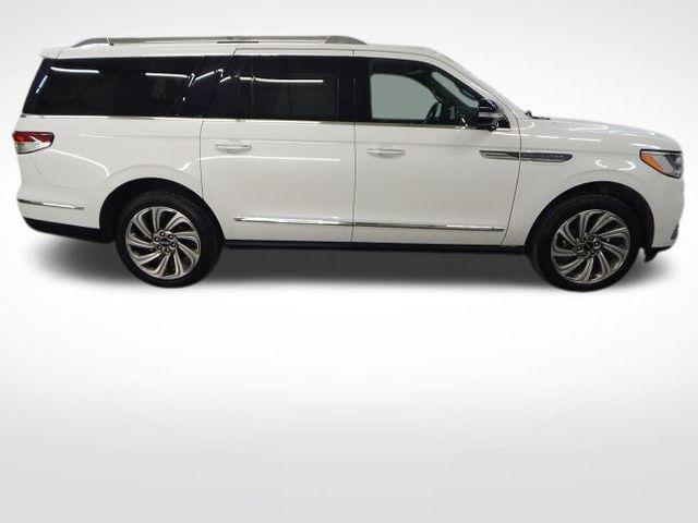 used 2022 Lincoln Navigator car, priced at $58,430