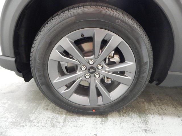 new 2025 Ford Explorer car, priced at $45,377