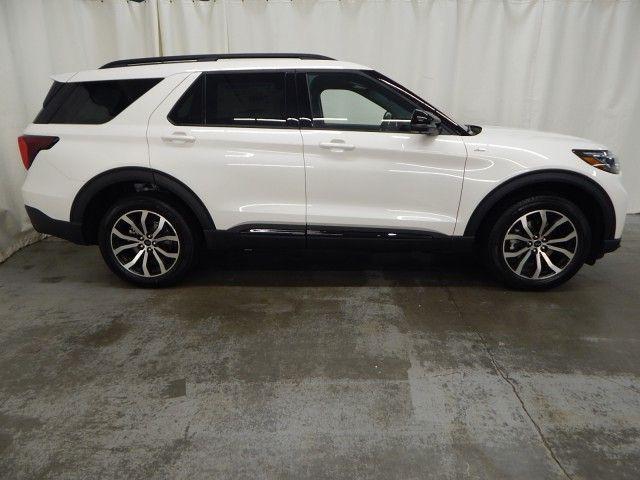 new 2025 Ford Explorer car, priced at $48,777