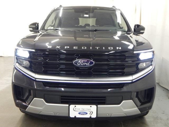 new 2025 Ford Expedition car, priced at $77,995
