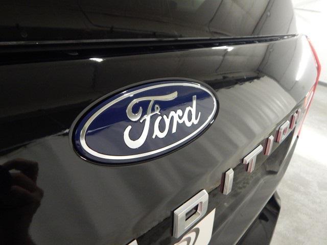 new 2025 Ford Expedition car, priced at $77,995