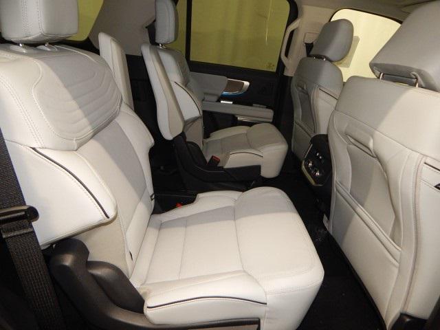 new 2025 Ford Expedition car, priced at $86,995