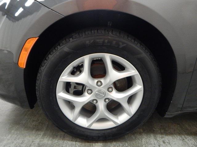 used 2018 Chrysler Pacifica car, priced at $14,474