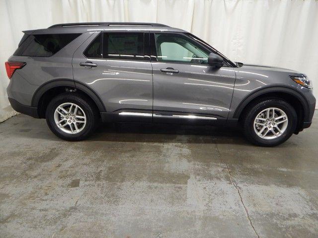 new 2025 Ford Explorer car, priced at $40,343