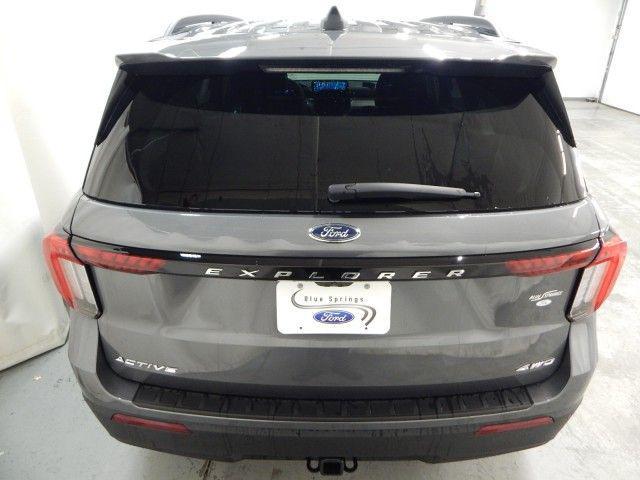 new 2025 Ford Explorer car, priced at $40,343