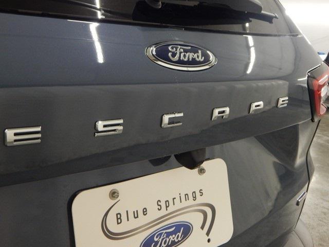 new 2026 Ford Escape PHEV car, priced at $40,515