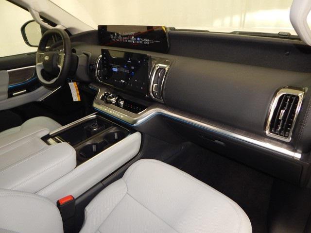 new 2025 Ford Expedition car, priced at $87,595