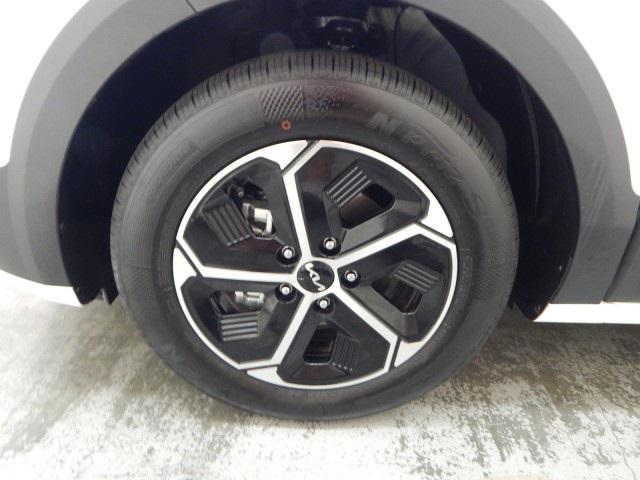 used 2025 Kia Niro car, priced at $24,979