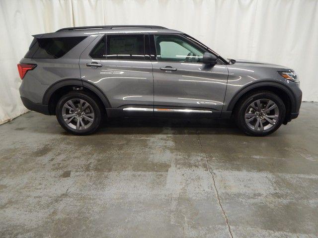 new 2025 Ford Explorer car, priced at $47,819