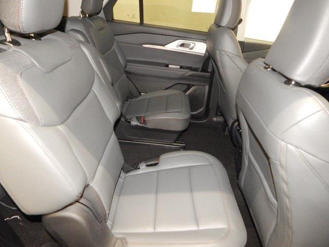 new 2025 Ford Explorer car, priced at $41,000