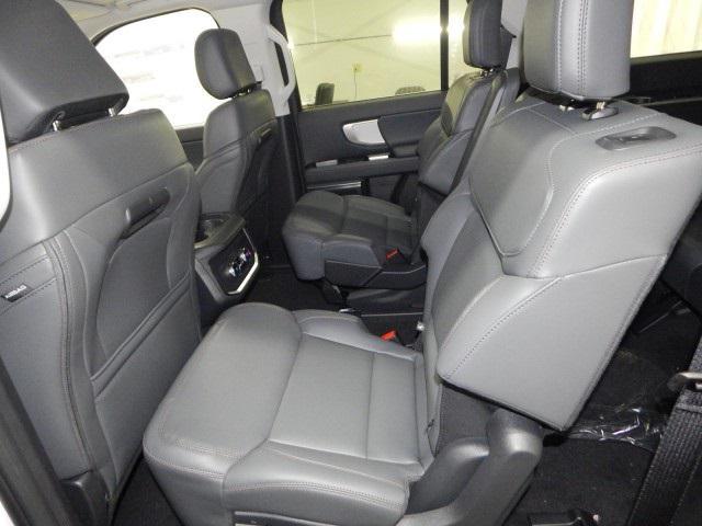 new 2025 Ford Expedition car, priced at $70,725