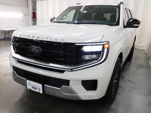 new 2025 Ford Expedition car, priced at $76,206