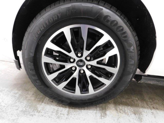 new 2025 Ford Expedition car, priced at $76,206