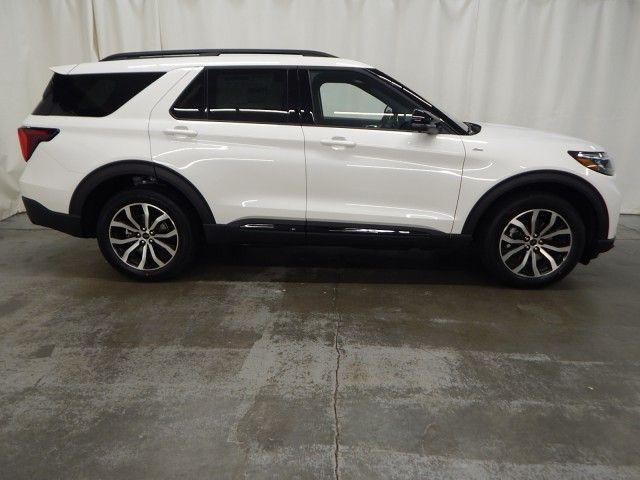 new 2025 Ford Explorer car, priced at $47,073