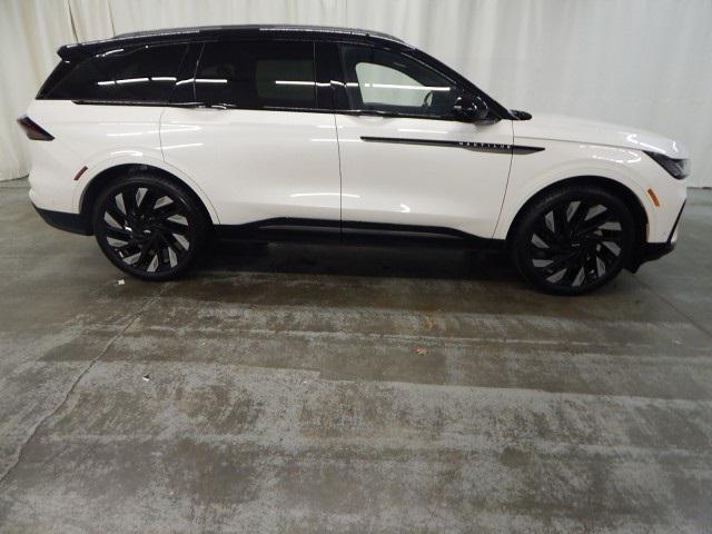 used 2024 Lincoln Nautilus car, priced at $52,987