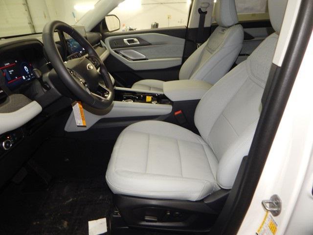 new 2025 Ford Explorer car, priced at $60,640